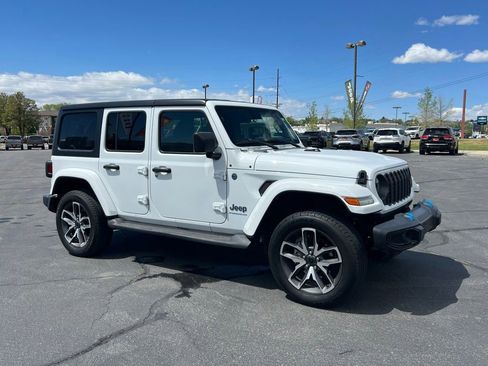 Used 2024 Jeep Wrangler Unlimited AWD/4WD image 4