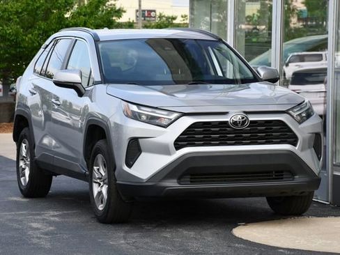 Used 2025 Toyota RAV4 XLE AWD/4WD image 5