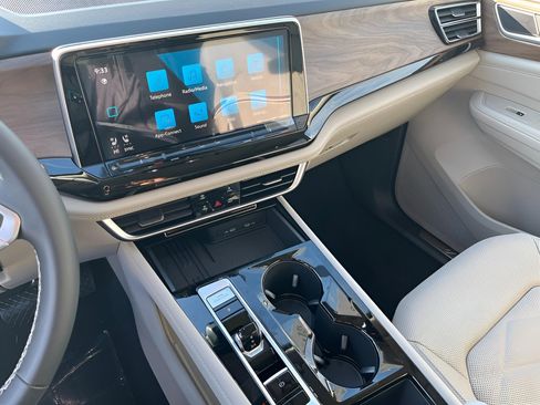 New 2026 Volkswagen Atlas SE image 16