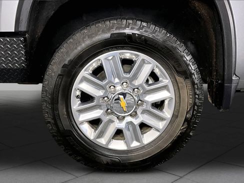 Used 2024 Chevrolet Silverado 2500 High Country w/ Technology Package AWD/4WD image 11