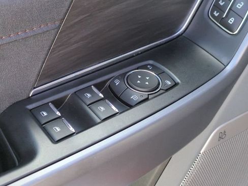Used 2025 Ford F150 Lariat w/ Equipment Group 501A Mid AWD/4WD image 13