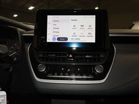 Used 2024 Toyota Corolla LE image 15