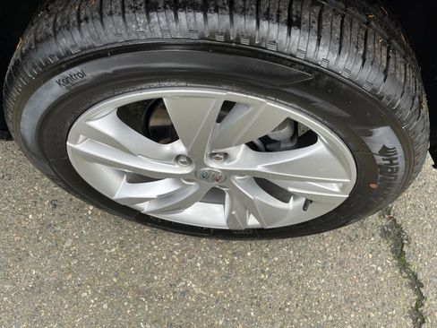 Used 2025 Buick Encore GX Preferred image 30