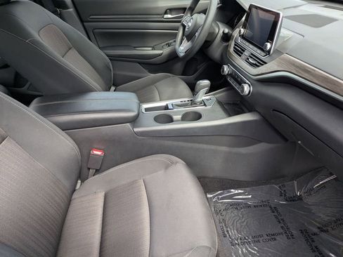 Used 2025 Nissan Altima 2.5 SV image 29
