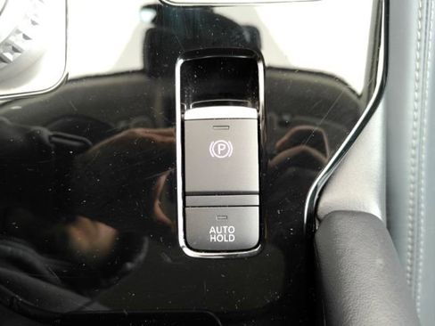 Used 2025 Mitsubishi Outlander SE FWD image 48