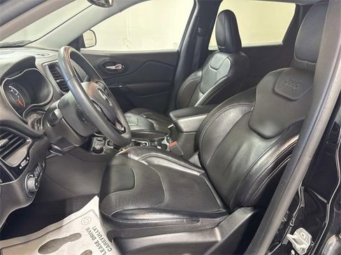 Used 2023 Jeep Cherokee Altitude Lux image 17