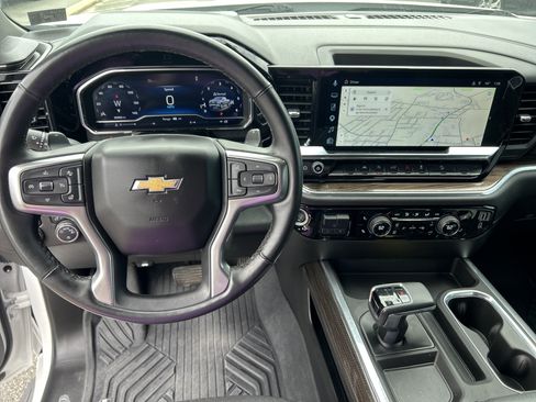 Used 2025 Chevrolet Silverado 1500 LT AWD/4WD image 12