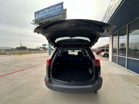 Used 2015 Toyota RAV4 XLE image 9