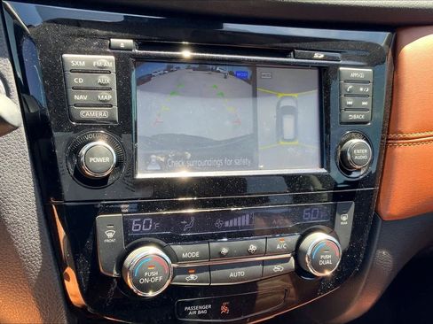 Used 2017 Nissan Rogue SL w/ SL Premium Package FWD image 29