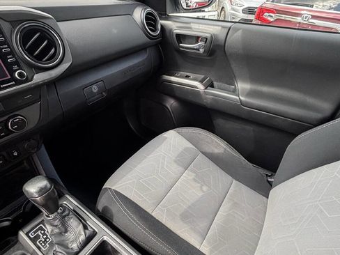 Used 2021 Toyota Tacoma TRD Off-Road w/ Technology Package image 13