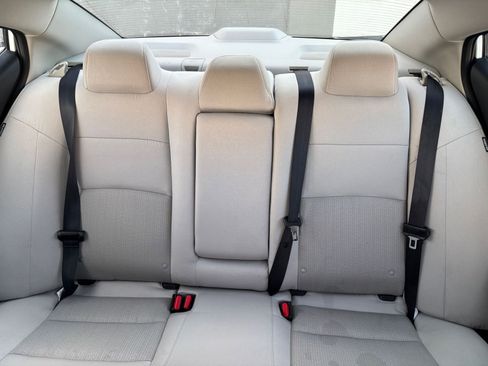 Used 2025 Nissan Altima 2.5 SV FWD image 39