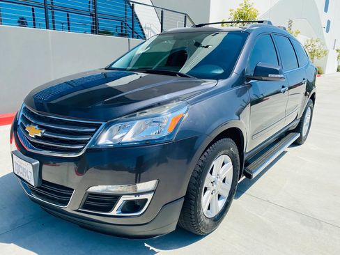 Used 2014 Chevrolet Traverse LT w/ LPO, 'HIT The Road' Package FWD image 1