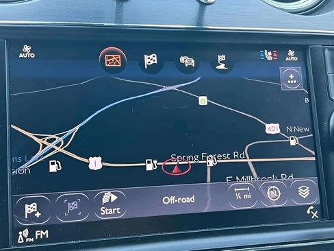 Used 2017 Bentley Bentayga image 10