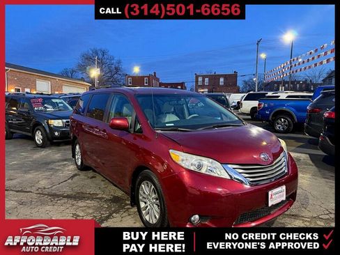 Used 2014 Toyota Sienna XLE image 7