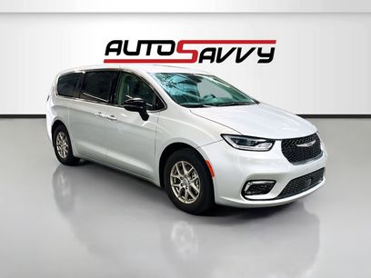 Used 2024 Chrysler Pacifica Touring-L