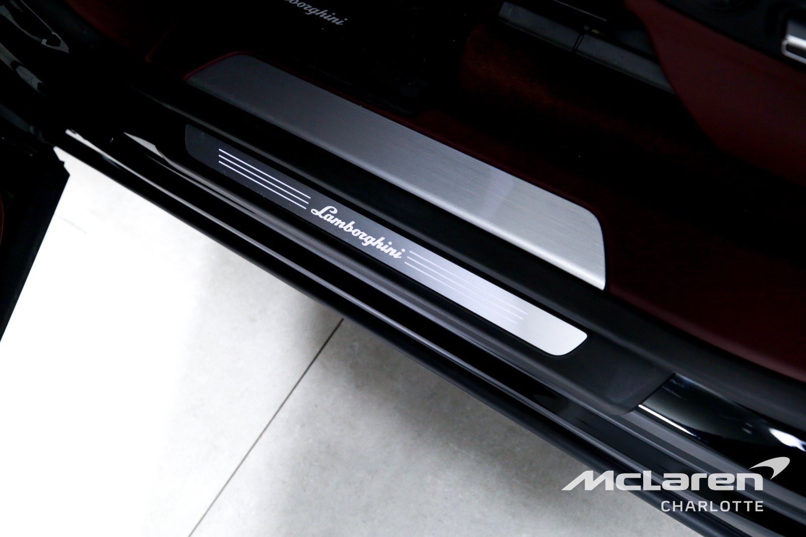 Used 2025 Lamborghini Urus S AWD/4WD image 16