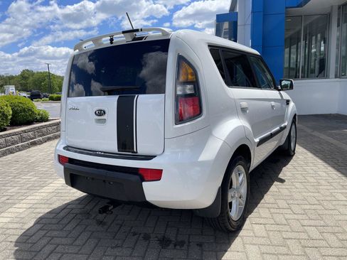 Used 2010 Kia Soul + FWD image 5