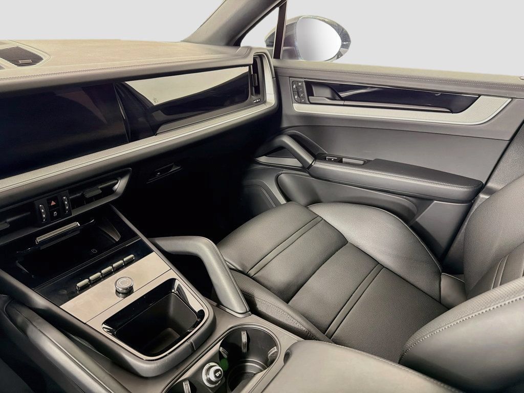Certified 2026 Porsche Cayenne S AWD/4WD image 27