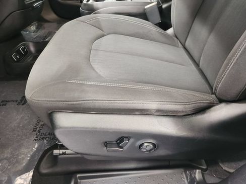 Used 2019 Chrysler Pacifica Touring Plus w/ S Appearance Package FWD image 26