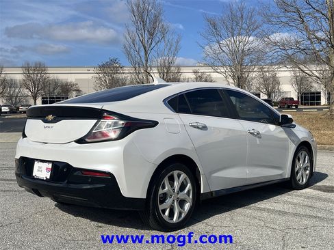 Used 2018 Chevrolet Volt Premier w/ Driver Confidence Package image 3
