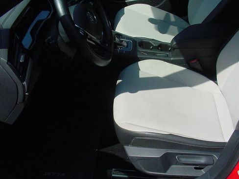Used 2020 Volkswagen Jetta R-Line w/ R-Line Cold Weather Package image 12