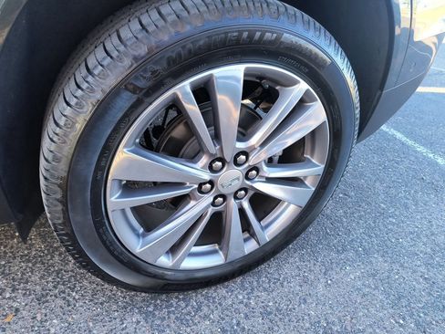 Used 2020 Cadillac XT5 Premium Luxury FWD image 6