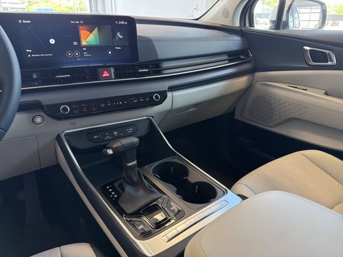 New 2026 Kia Carnival EX FWD image 26
