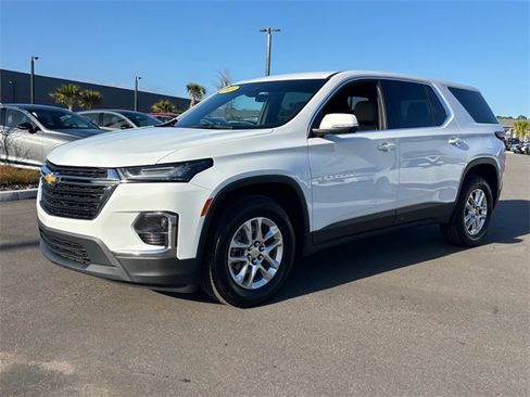 Used 2023 Chevrolet Traverse LS w/ Safety Package image 3