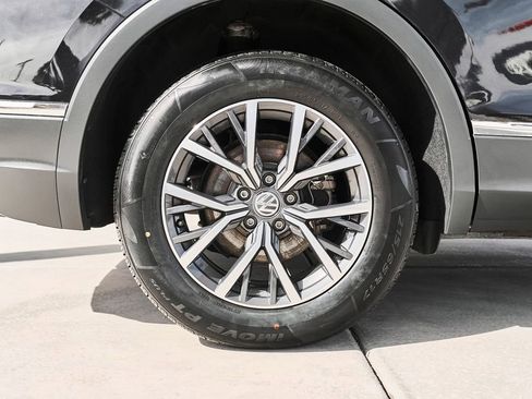 Used 2020 Volkswagen Tiguan SE FWD image 10