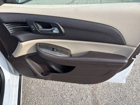 Used 2015 Chevrolet Malibu LT w/ Power Convenience Package image 15