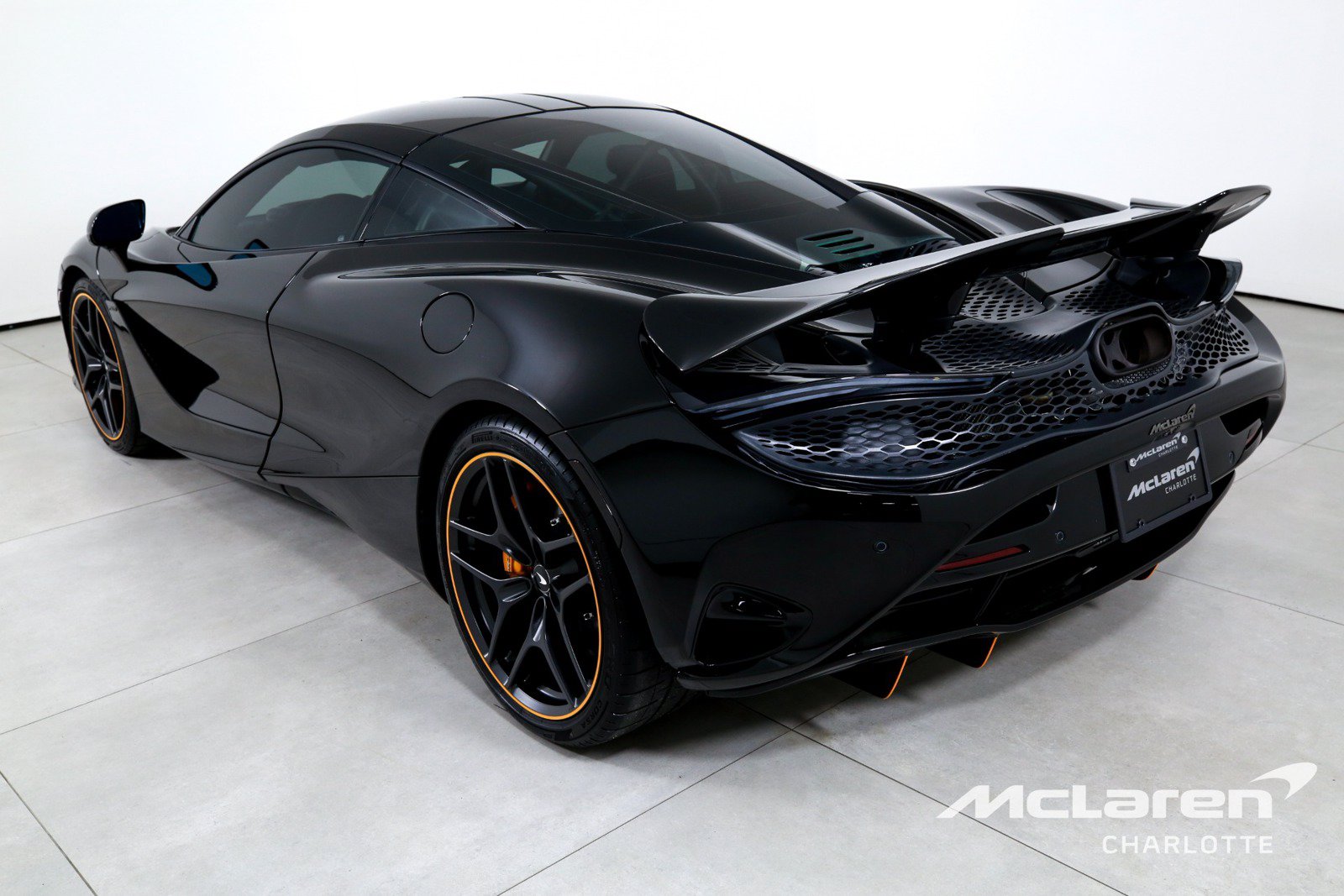 Used 2024 McLaren 750S RWD image 7