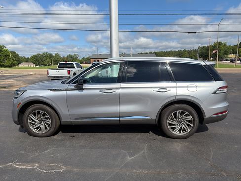 Used 2024 Lincoln Aviator AWD image 8