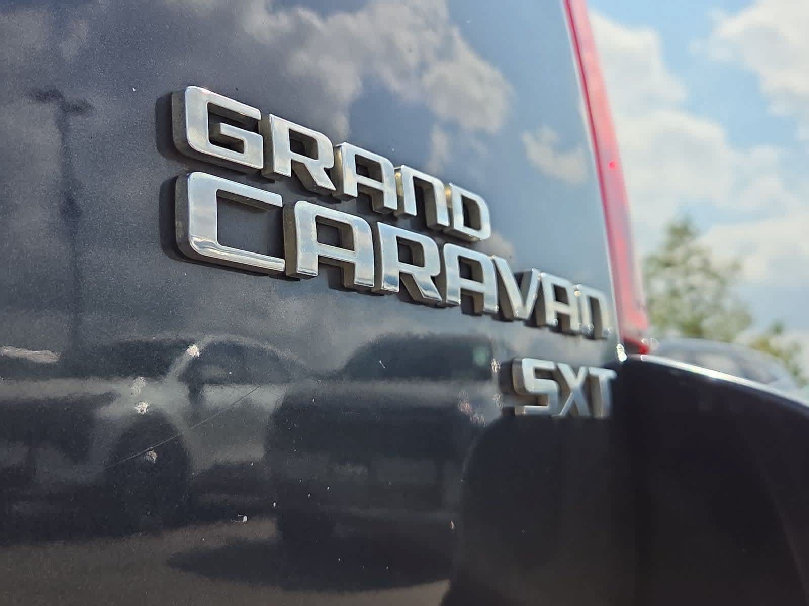 Used 2009 Dodge Grand Caravan SXT FWD image 12