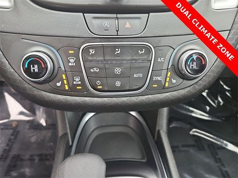 Used 2022 Chevrolet Malibu LT image 18