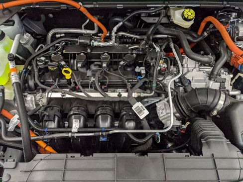 New 2025 Ford Maverick XLT w/ Equipment Group 301A image 27