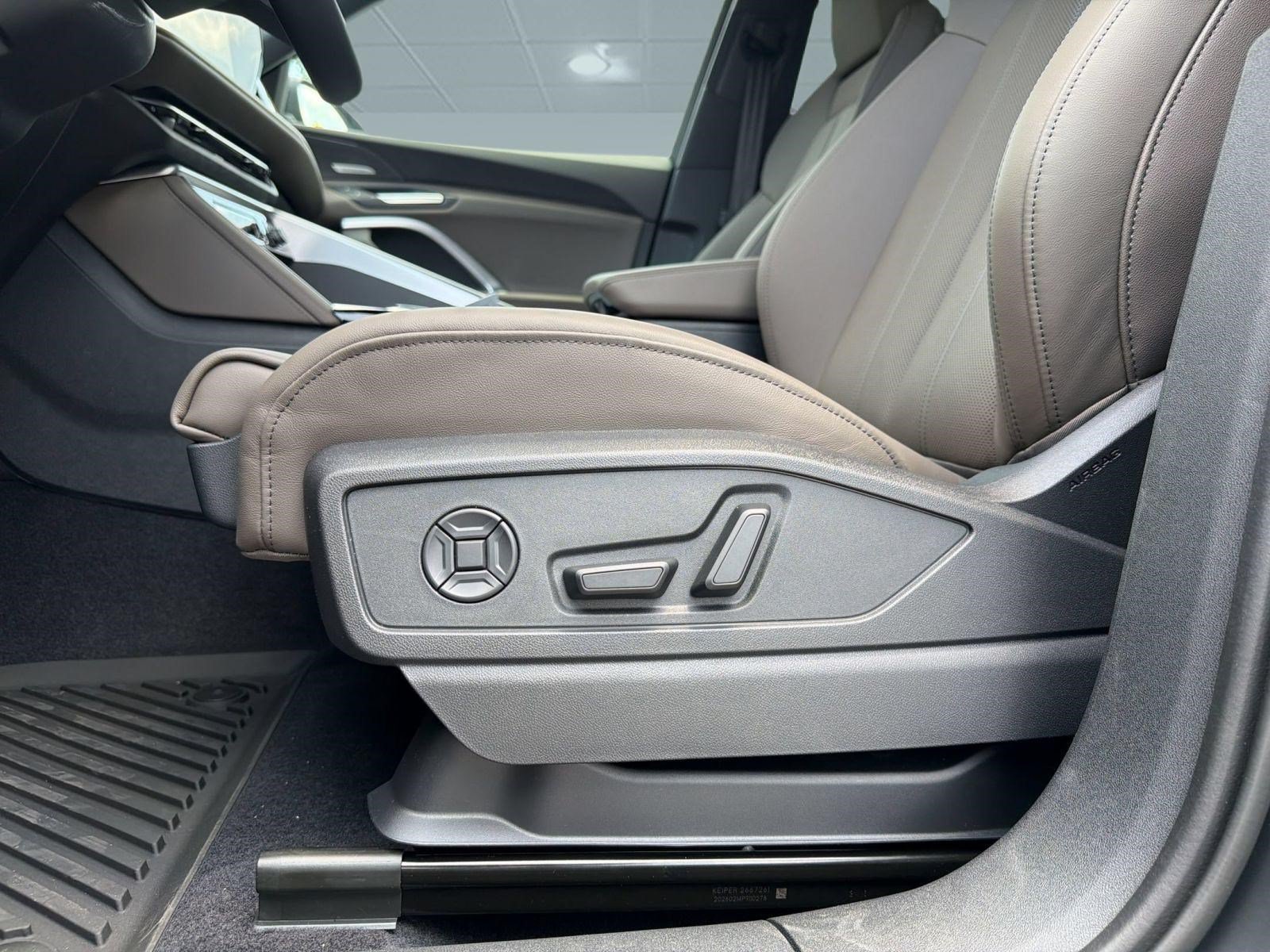 New 2026 Audi Q5 Premium Plus w/ Premium Plus AWD/4WD image 14