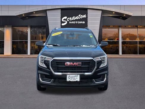 Used 2023 GMC Terrain SLE w/ Driver Convenience Package image 8