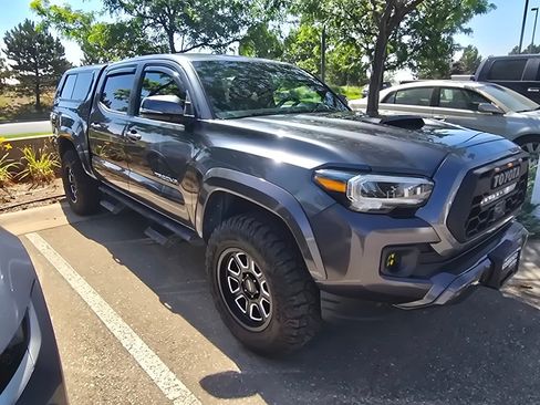 Used 2022 Toyota Tacoma TRD Sport w/ Technology Package RWD image 16