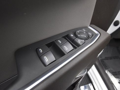 Used 2022 Chevrolet Silverado 1500 LTZ w/ LTZ Convenience Package II image 15