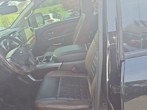 Used 2017 Nissan Titan Platinum Reserve image 6
