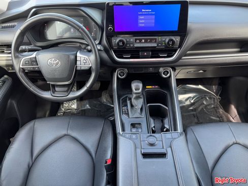 Certified 2025 Toyota Grand Highlander FWD image 15