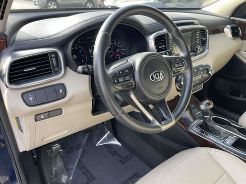Used 2017 Kia Sorento EX image 14