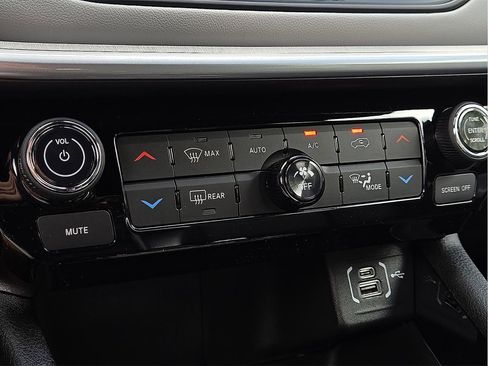 New 2026 Jeep Compass Limited image 14