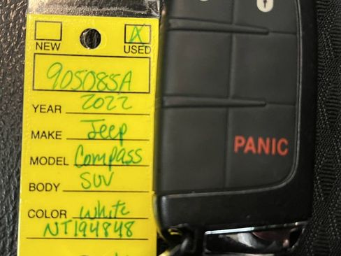 Used 2022 Jeep Compass Latitude AWD/4WD image 23