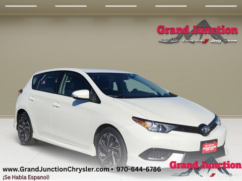 Used 2018 Toyota Corolla iM w/ Carpet Mat Package (TMS) FWD image 1