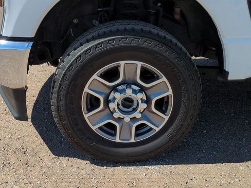 Used 2025 Ford F250 Lariat AWD/4WD image 13