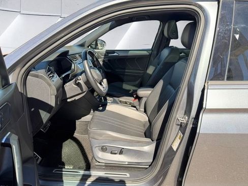 Used 2023 Volkswagen Tiguan SE R-Line FWD image 7