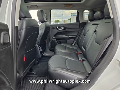 Used 2022 Jeep Compass Trailhawk w/ Trailhawk Elite Group AWD/4WD image 11