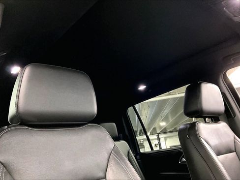 Used 2021 Chevrolet Suburban Z71 w/ Z71 Signature Package image 13