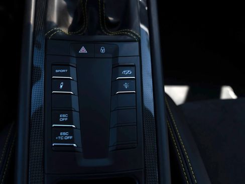Used 2018 Porsche 911 GT3 RWD image 58
